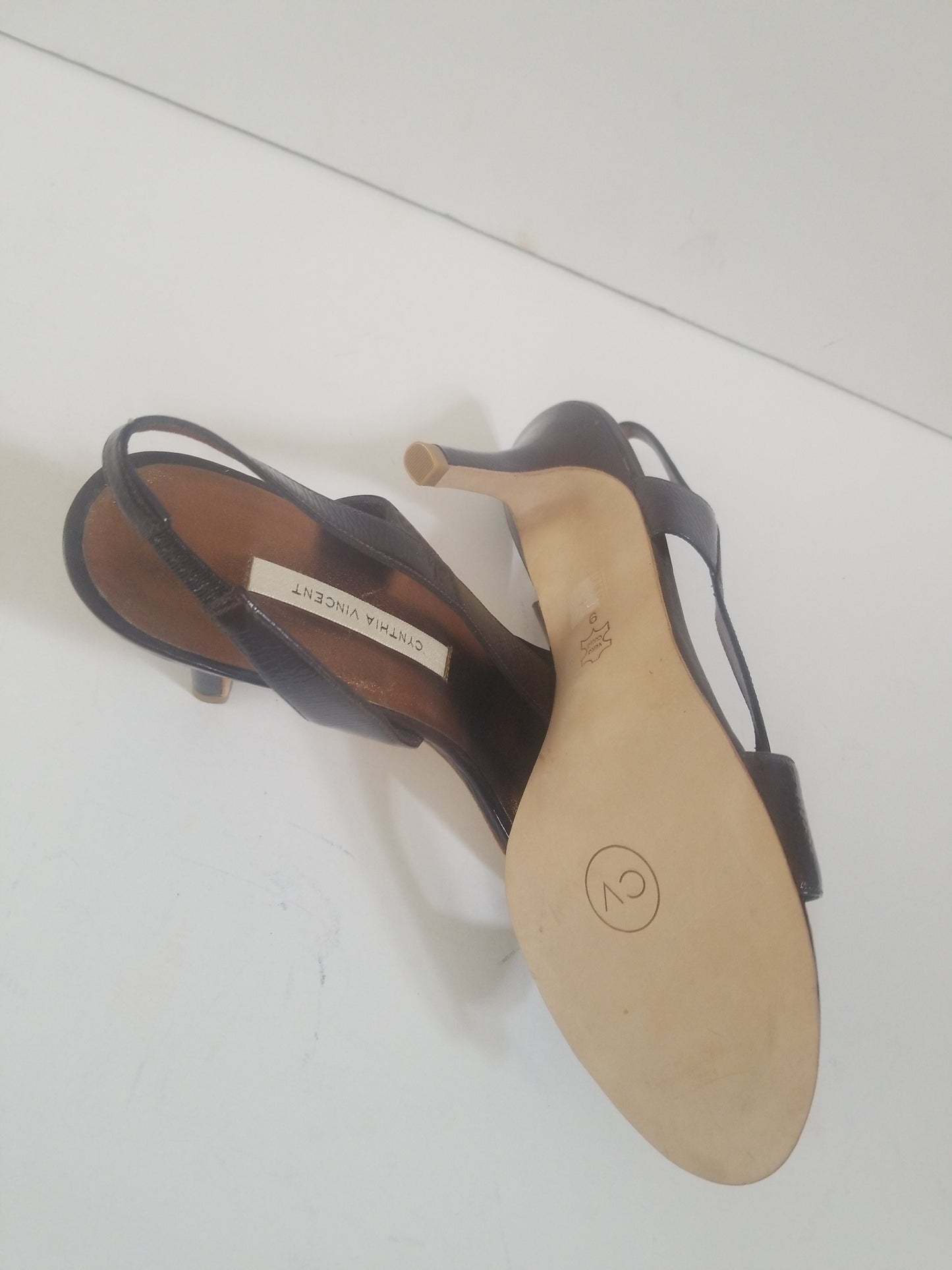 Cynthia Vincent women's sandals brown leather slingback size 9 M