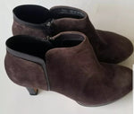 Clarks Artisan women's ankle boots brown suede leather size 8.5M